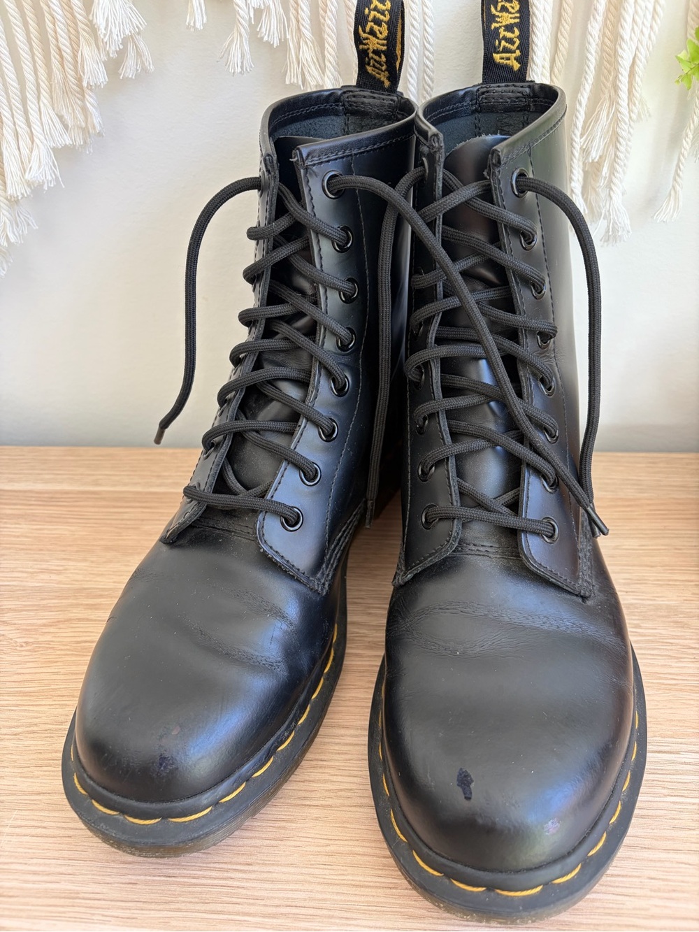 Dr. Martens Black WOMEN'S SMOOTH LEATHER LACE UP BOOTS size 9